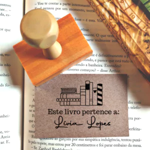 Carimbo 6x4 - Este livro pertence a...
